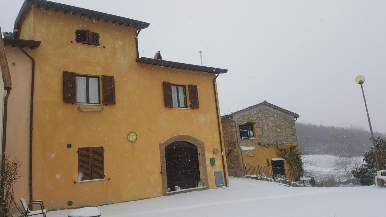 Bed & Breakfast Casa Lisetta Valtopina Exterior foto